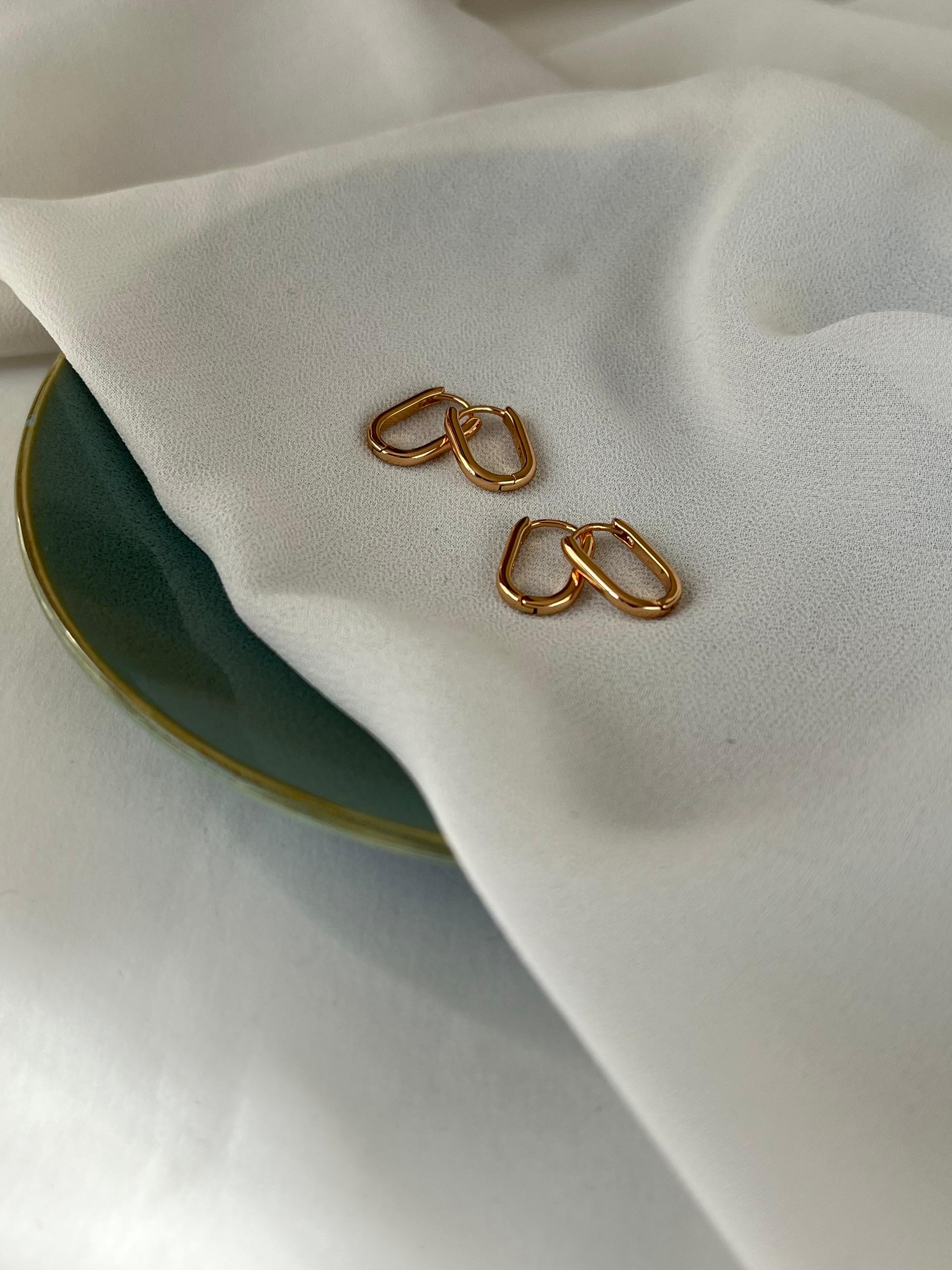 گوشواره حلقه ای بیضی شکل