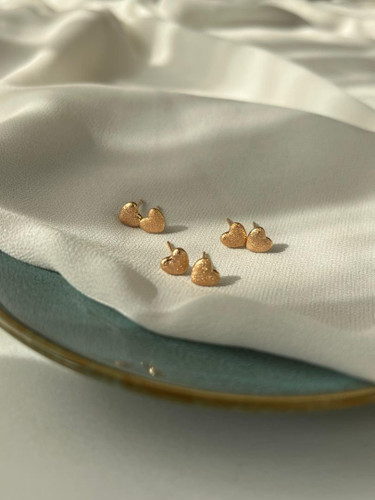 گوشواره میخی زنانه مدل قلب سندبلاست ژوپینگ