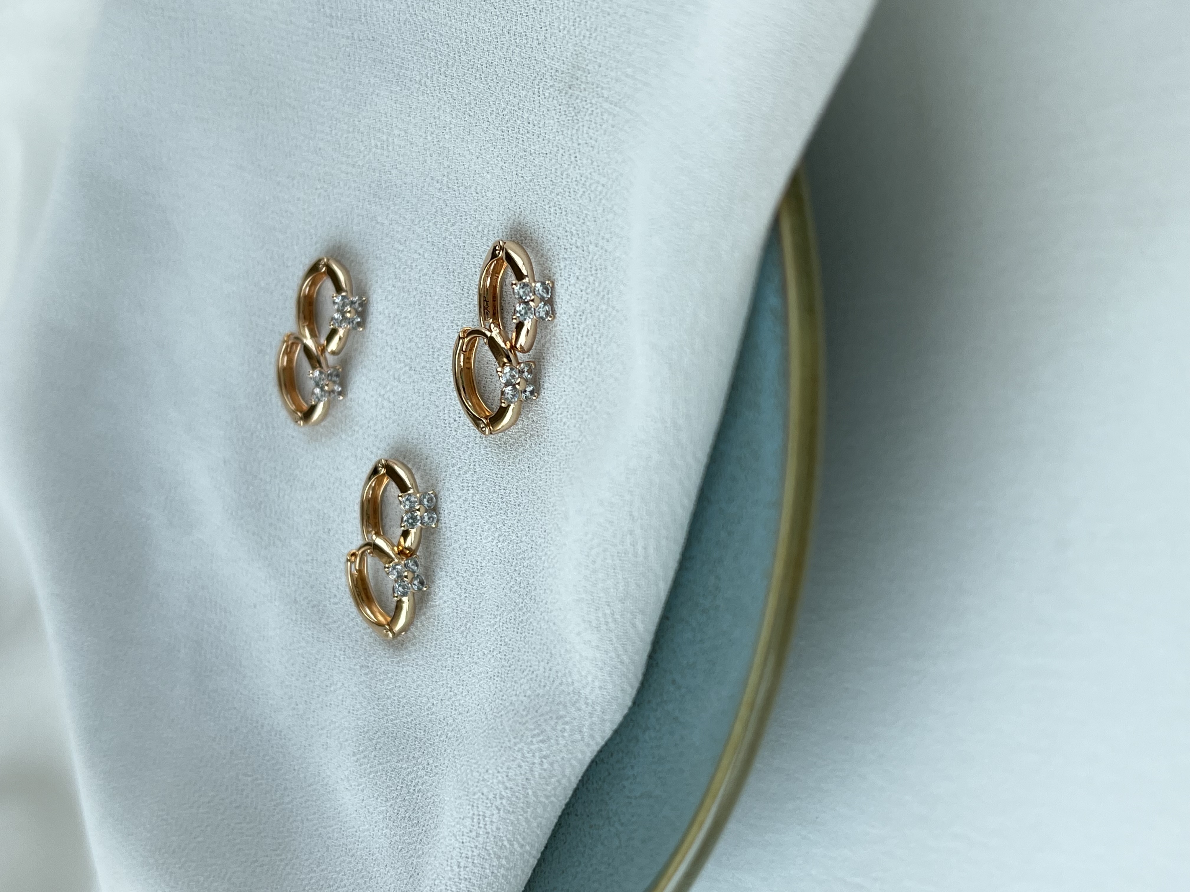 گوشواره حلقه ای کوچک گل جواهری ژوپینگ